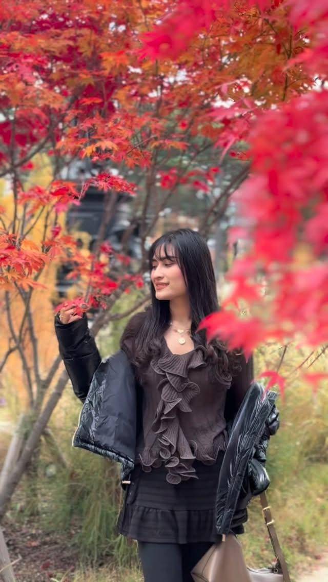 Angbeen Rishi liburan ke Korea Selatan.