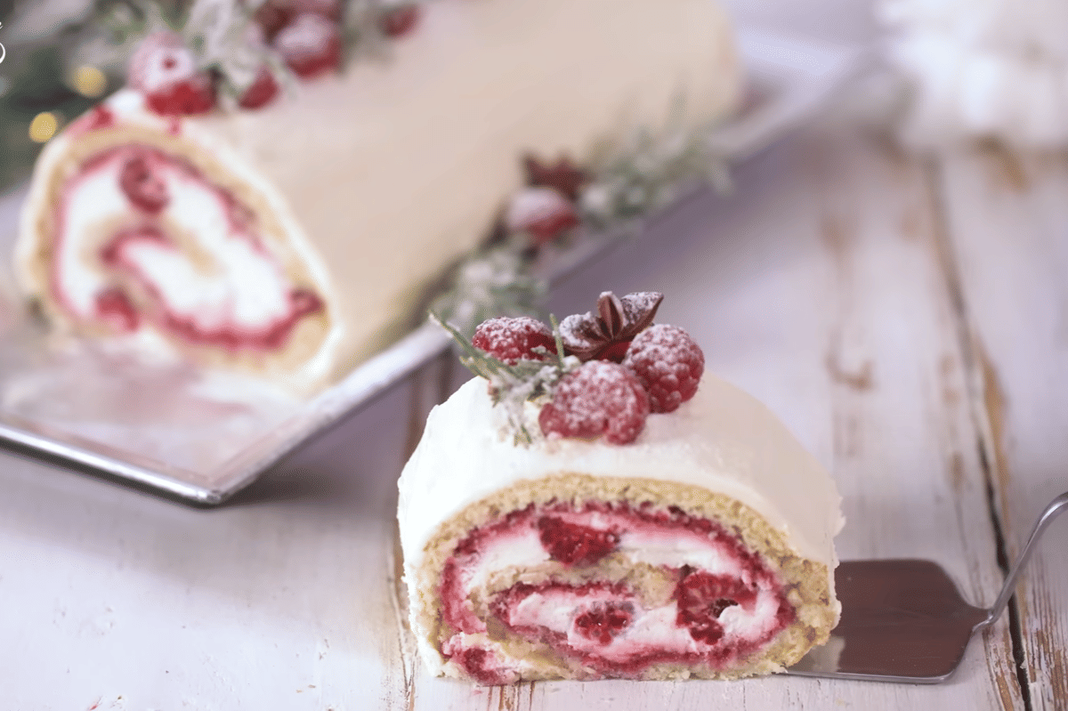 ilustrasi cake putri salju gulung