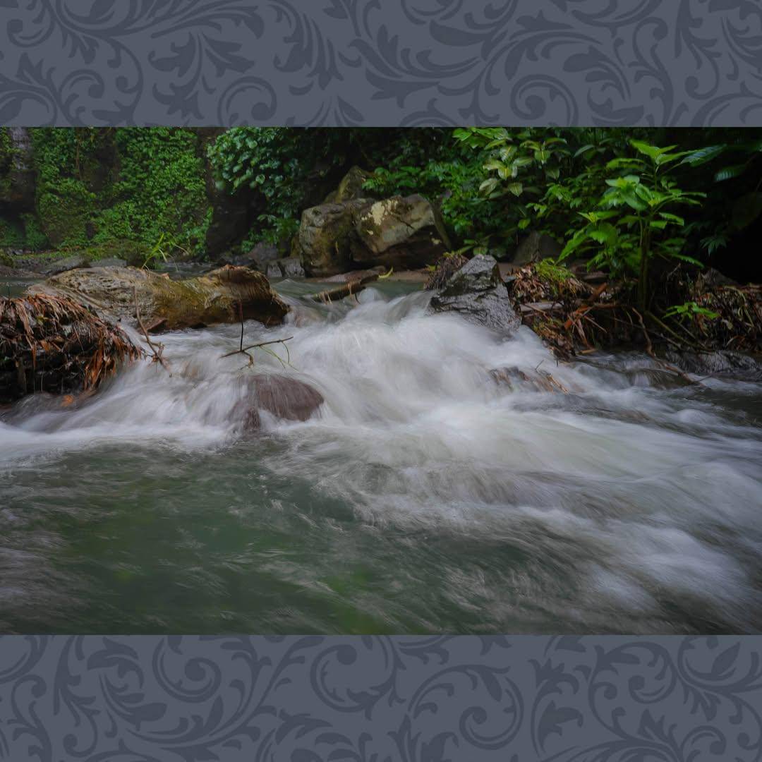 aliran air jernih di Air Terjun Goa Gong (instagram.com/desa.sulangai)