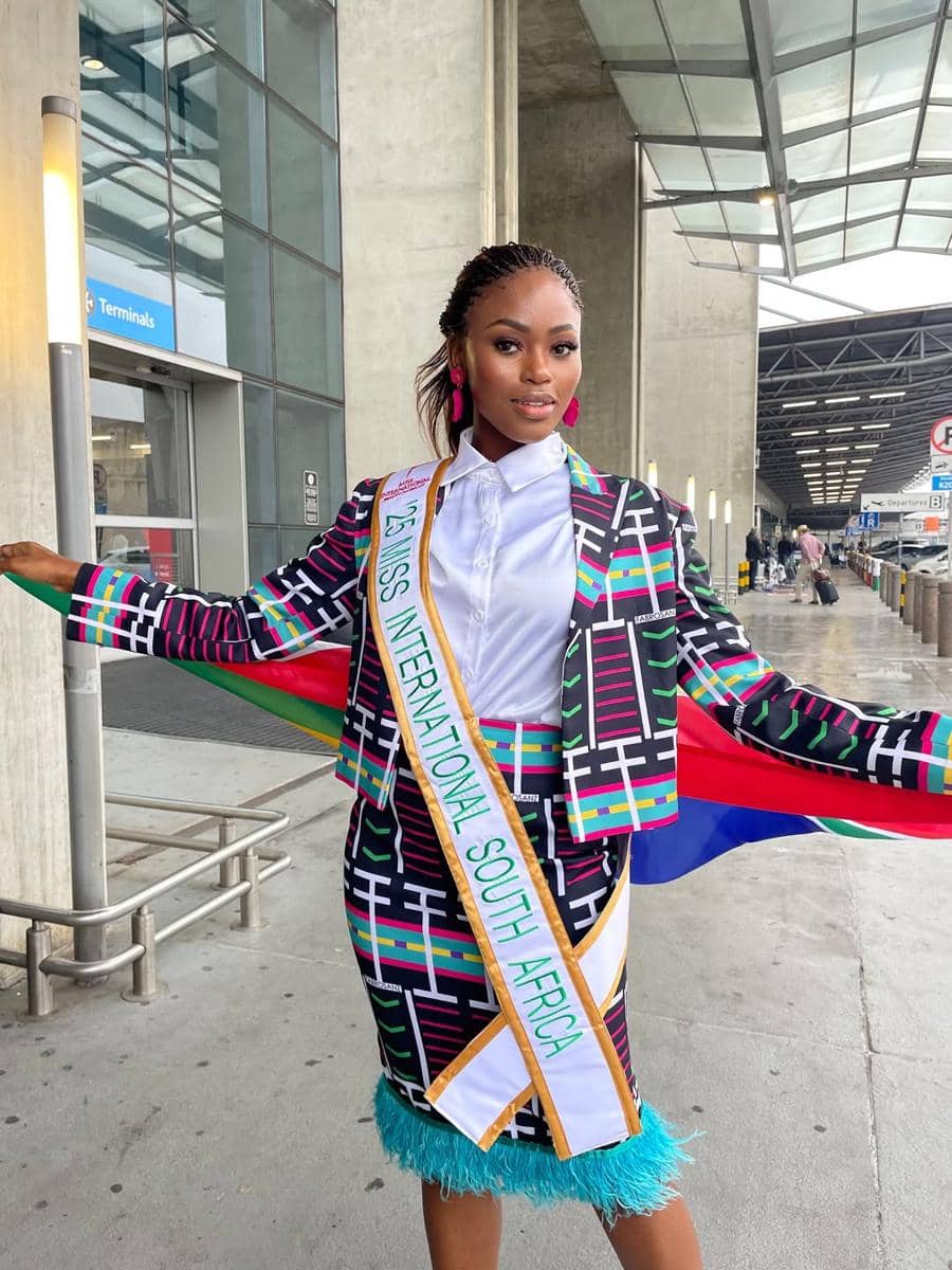 potret Sinamile Dlamini, Miss International Afrika Selatan 2025