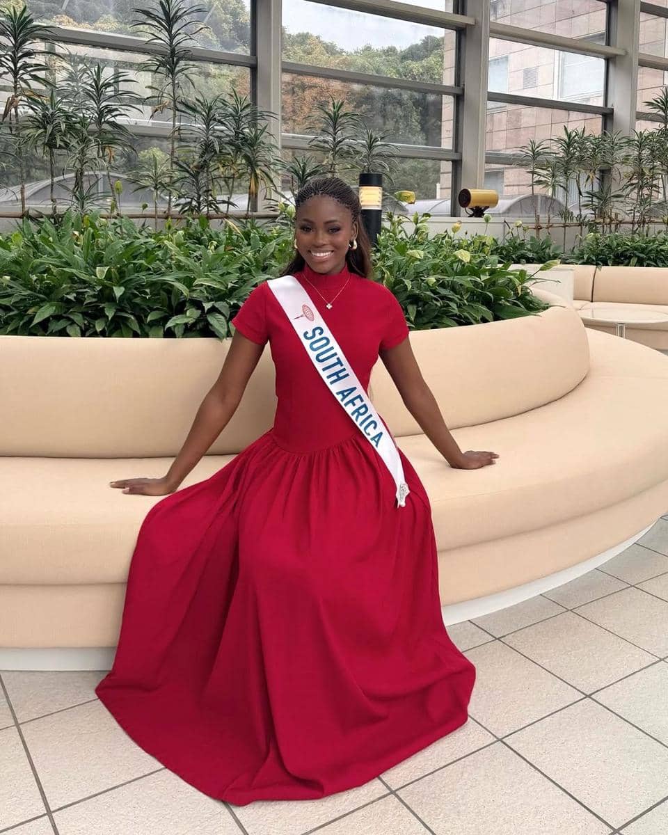 potret Sinamile Dlamini, Miss International Afrika Selatan 2025