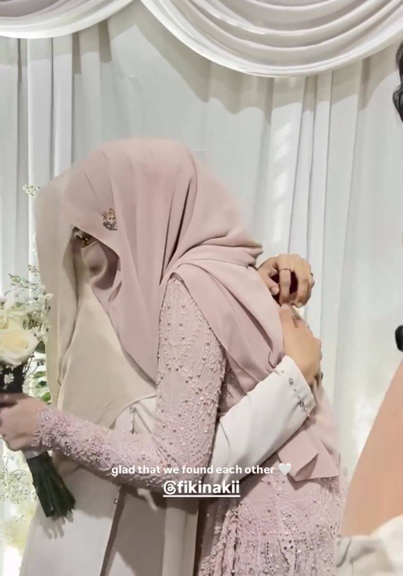 potret lamaran Fiki Naki dan Tinandrose