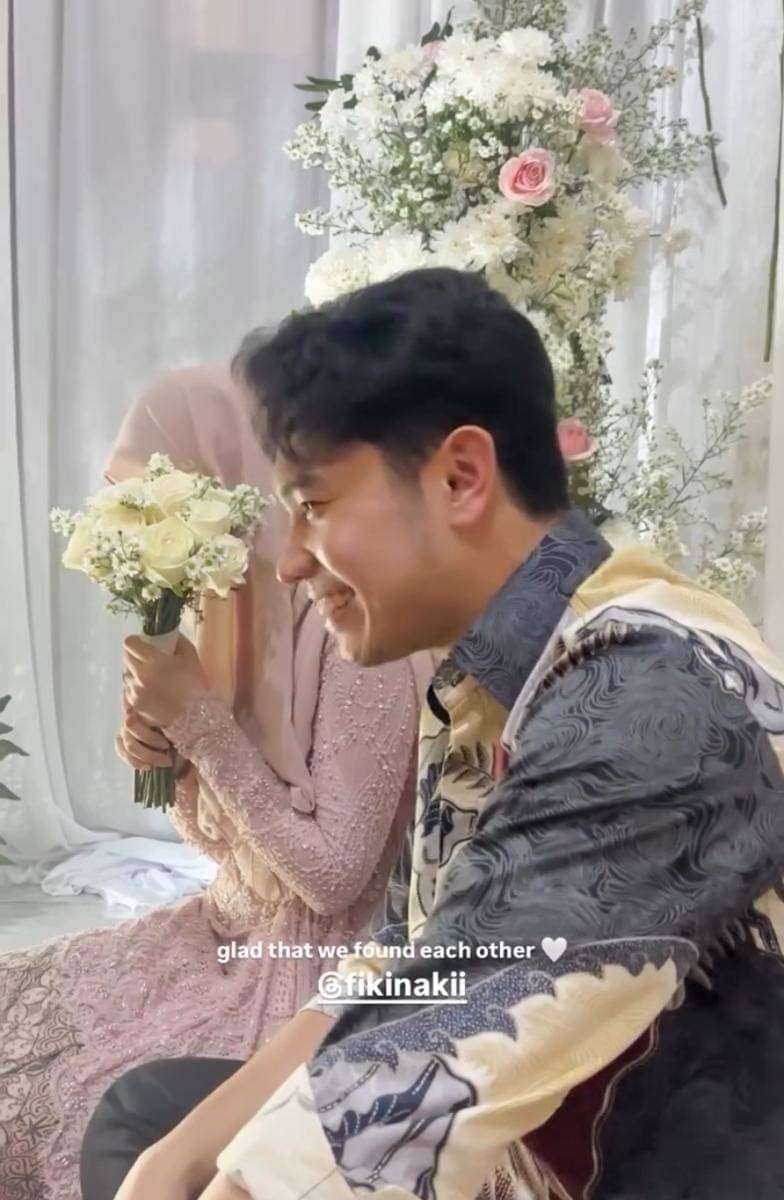 potret lamaran Fiki Naki dan Tinandrose