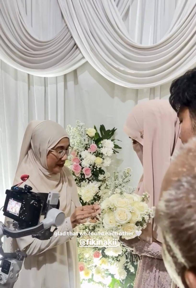 potret lamaran Fiki Naki dan Tinandrose