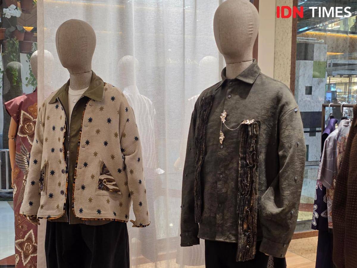 Koleksi Kolaborasi Othman dan Iwan Tirta di store Iwan Tirta, PIM 2