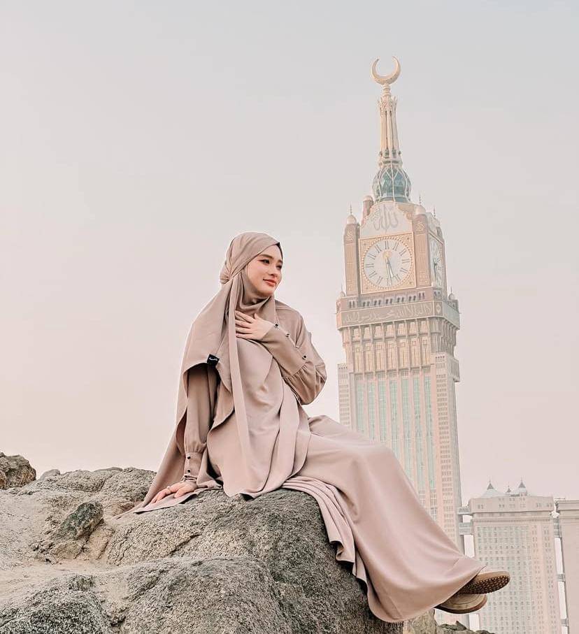 potret Inara Rusli umrah 2025