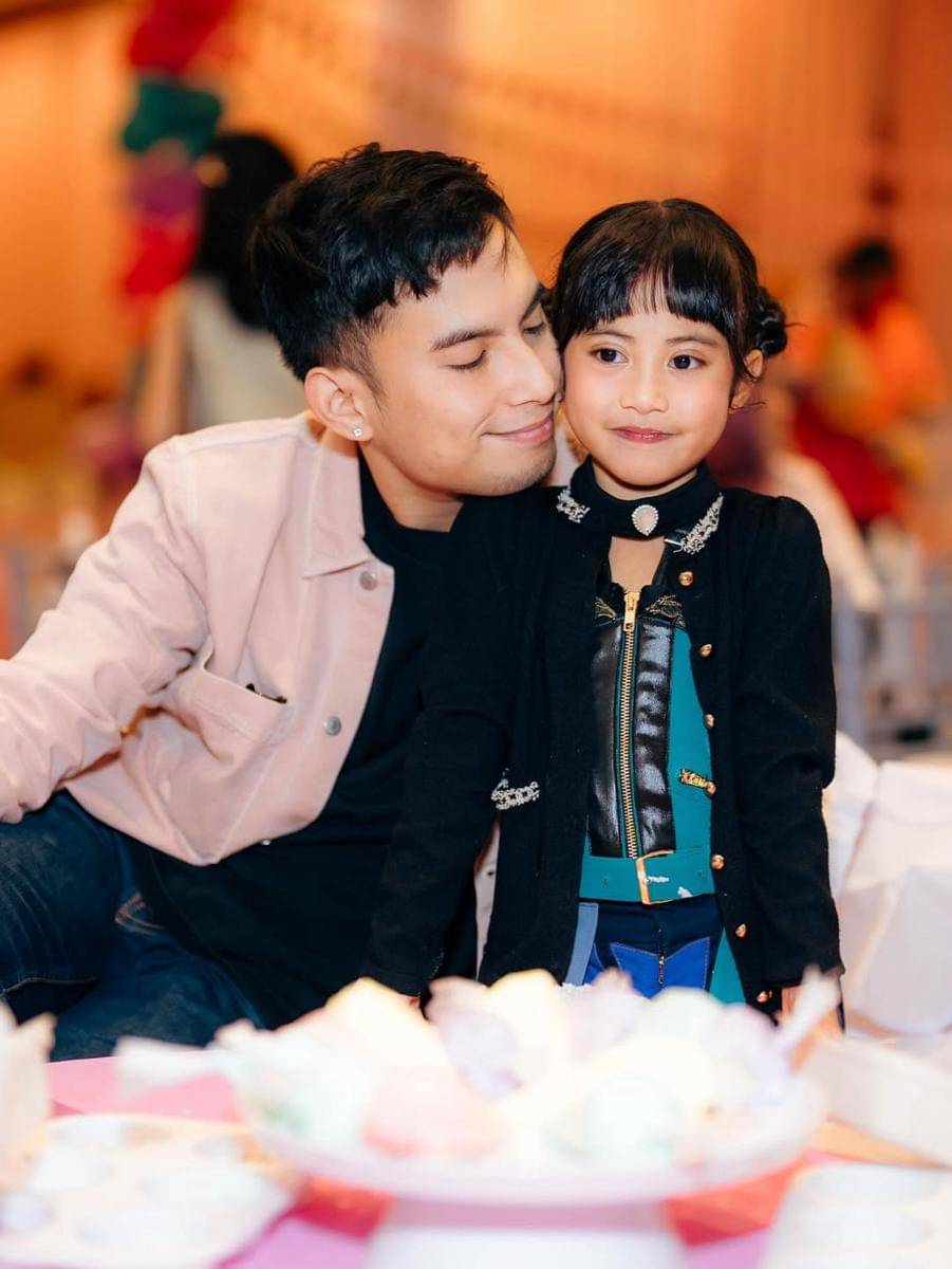 Potret Rachel Vennya dan Okin di pesta ulang tahun Chava