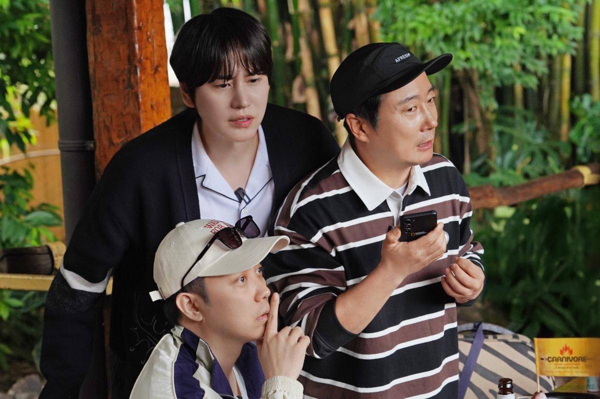 Still cut show Korea Three Idiots in Kenya