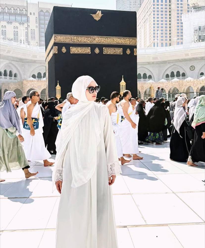 potret Inara Rusli umrah 2025