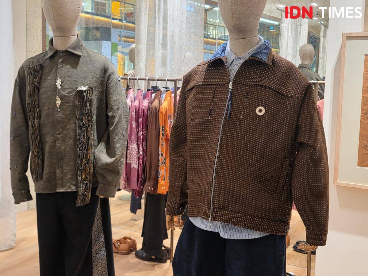 Koleksi Kolaborasi Othman dan Iwan Tirta di store Iwan Tirta, PIM 2