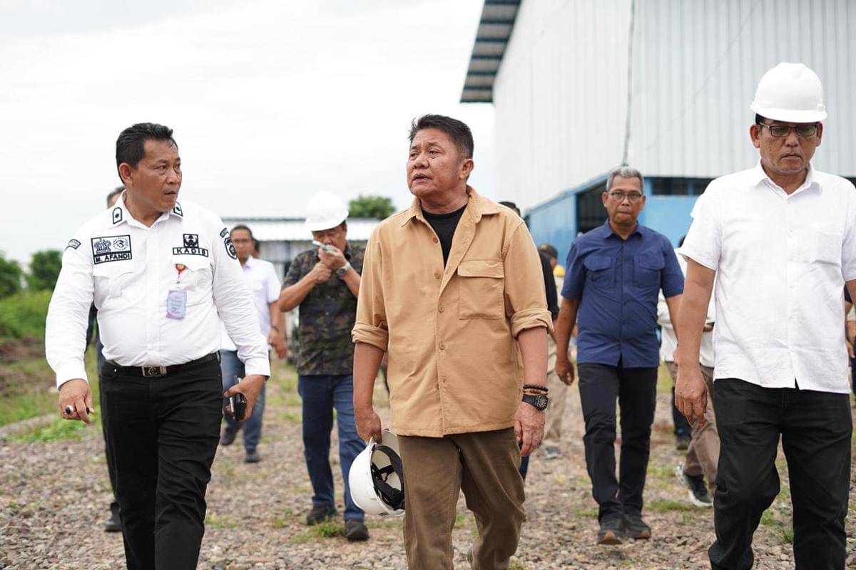 Gubernur Sumsel Herman Deru saat meninjau kawasan KEK TAA.