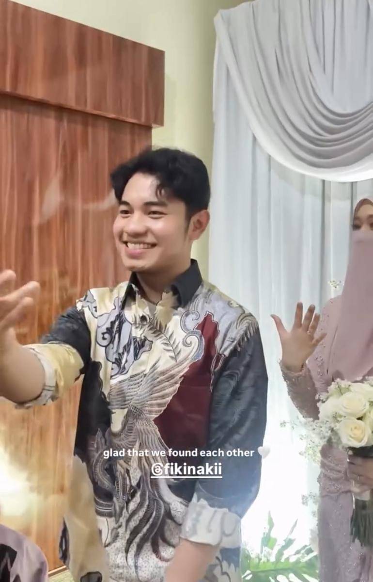 potret lamaran Fiki Naki dan Tinandrose