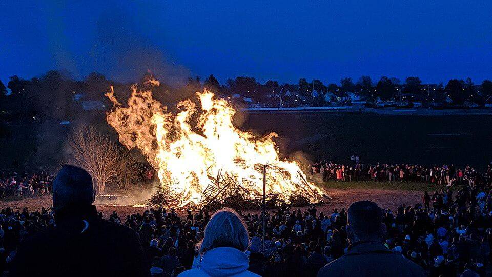 Tradisi Walpurgis Night di Uppsala