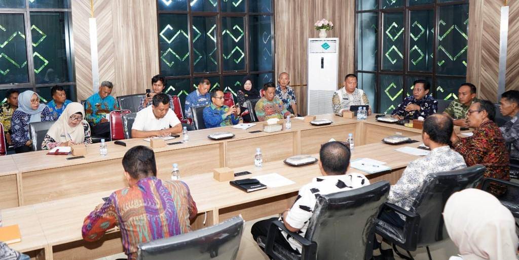 Pemkab Lampung Selatan Gelar Rapat Koordinasi Penyiapan Lahan Pembangunan Gerai dan Gudang Koperasi Desa/Kelurahan Merah Putih (KDMP) di Aula Kantor BPKAD Lampung Selatan