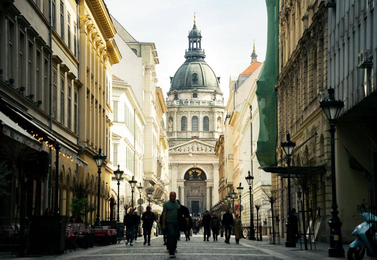 ilustrasi Saint Stephens Basilica