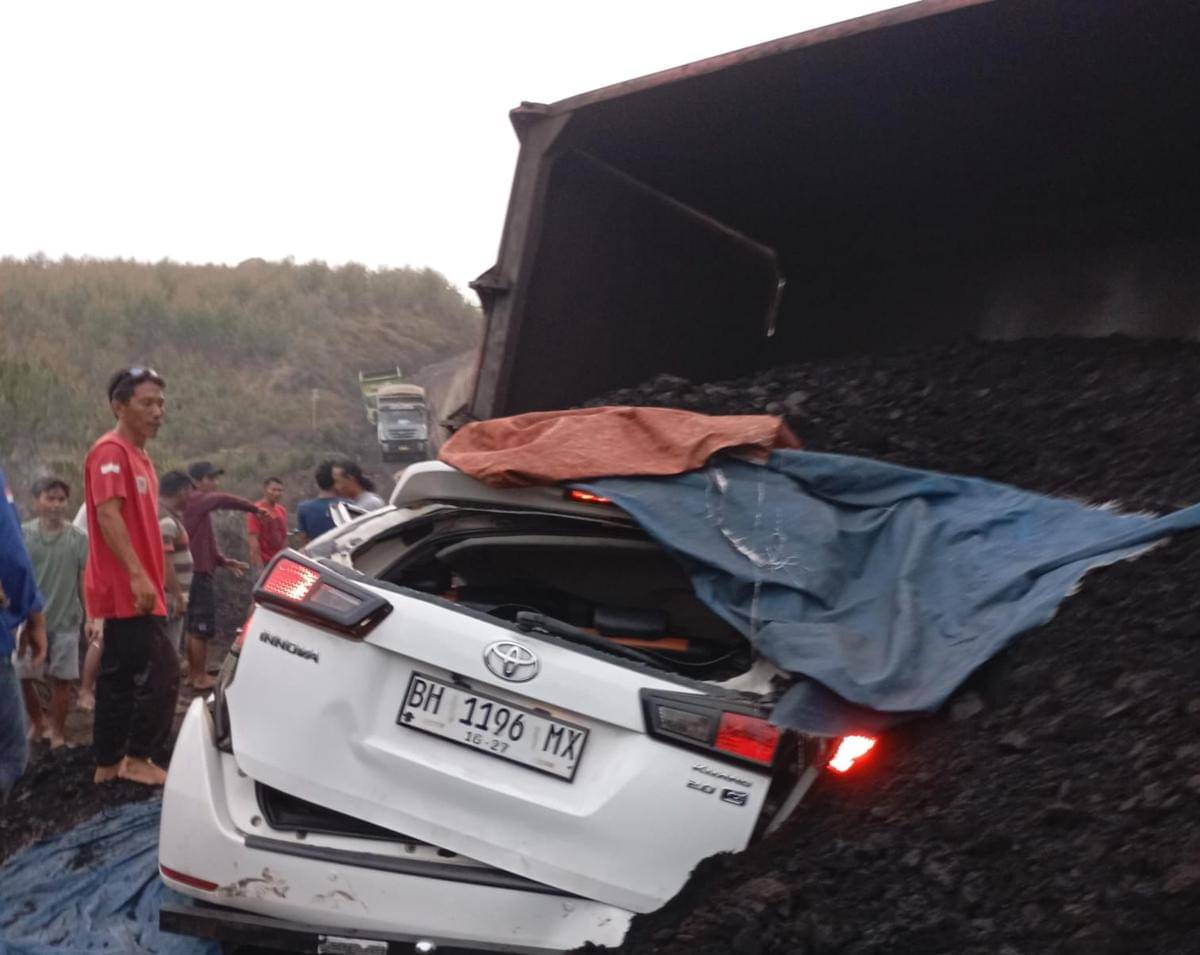 Kecelakaan maut di jalan Houling batubara Muba. (Dok. Polsek Bayung Lencir)