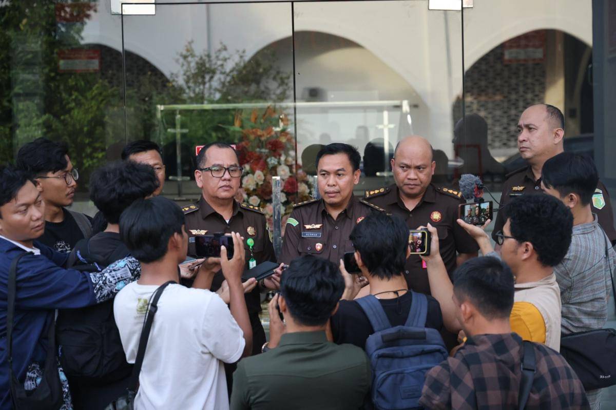 Kasidik Pidsus Kejati Banten Herman saat wawancara bersama wartawan (Dok. Kejati Banten)