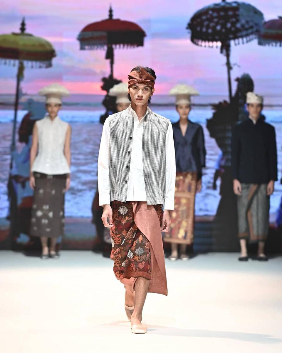 Koleksi KRATON Auguste Soesastro di PIFW 2025