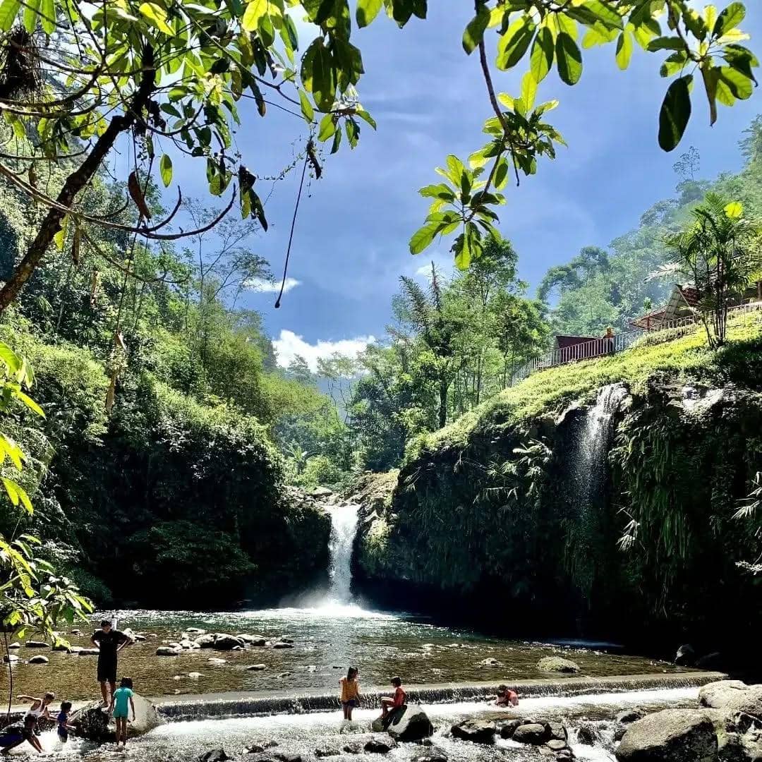 Suasana tenang di Curug Bayan. 
