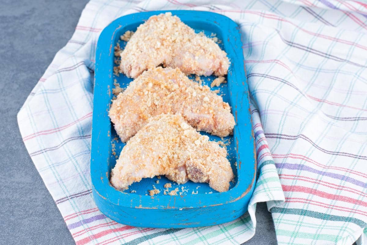 ilustrasi membuat chicken katsu