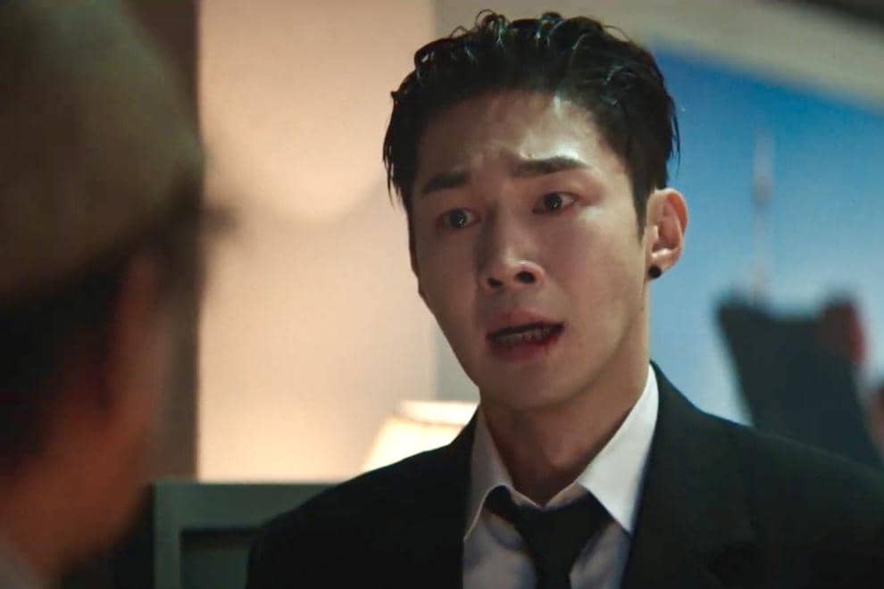 cuplikan drakor Typhoon Family 