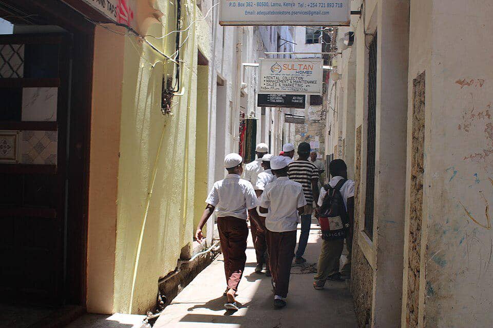 Jalan Gang di Kota Lamu