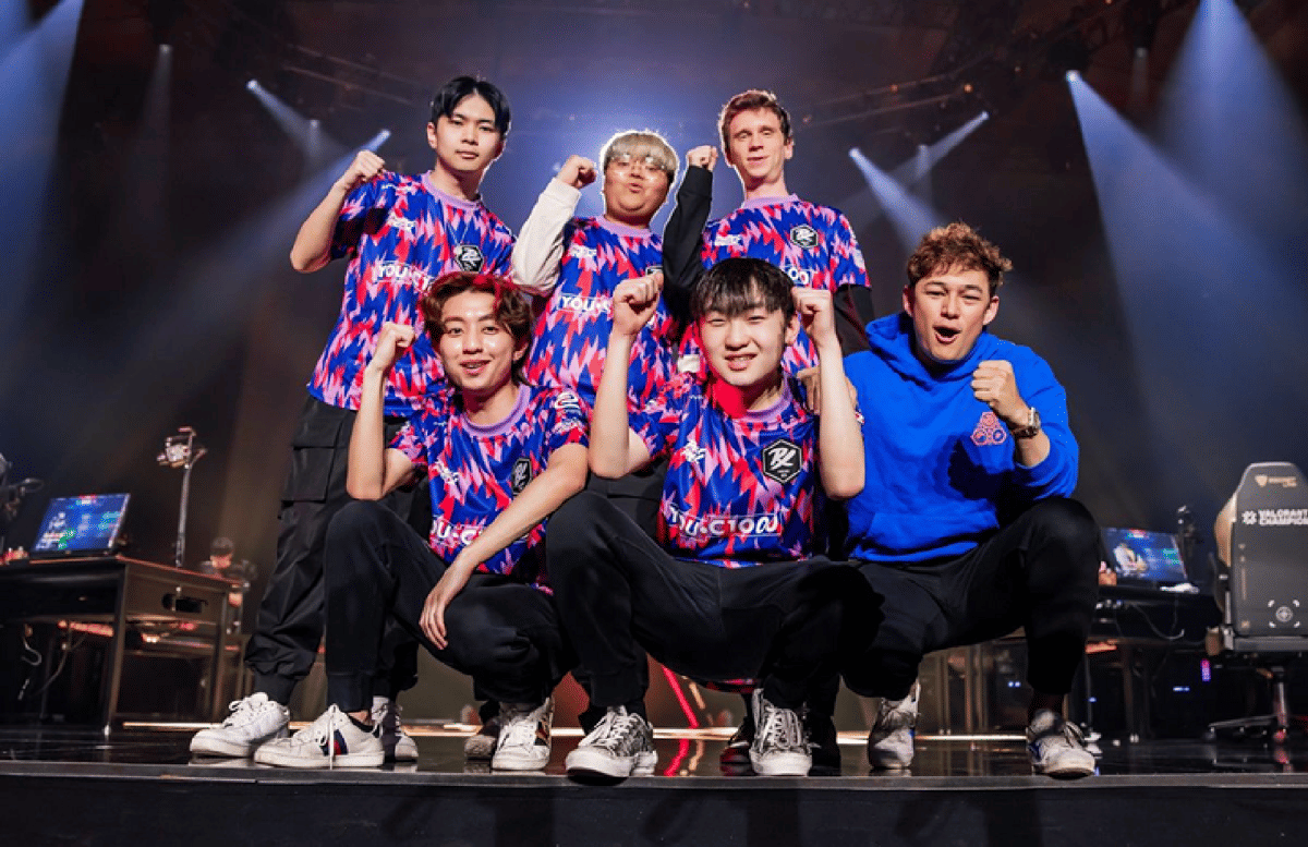 f0rsakeN bersama Paper Rex di  VALORANT Champions 2023