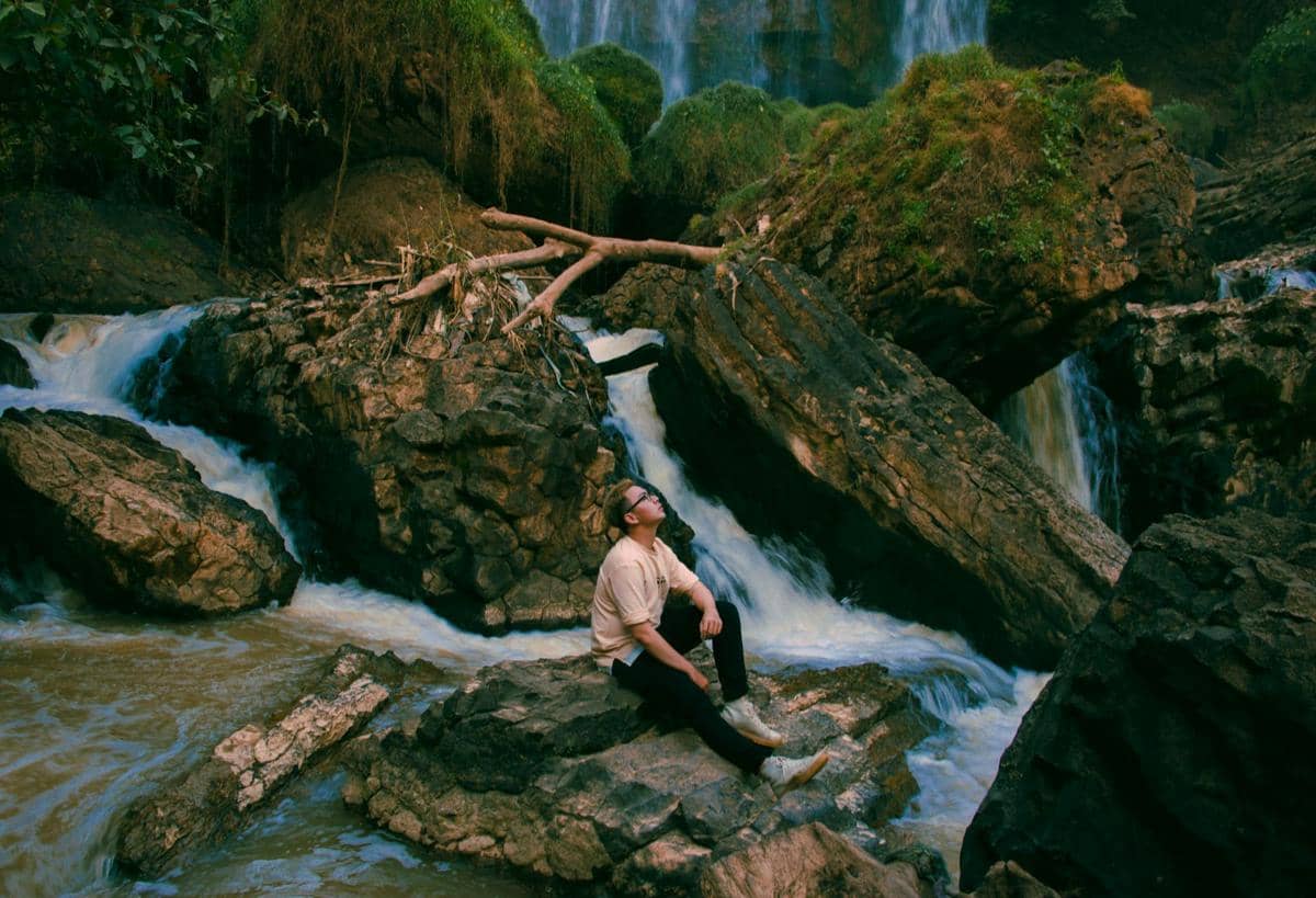 ilustrasi air terjun