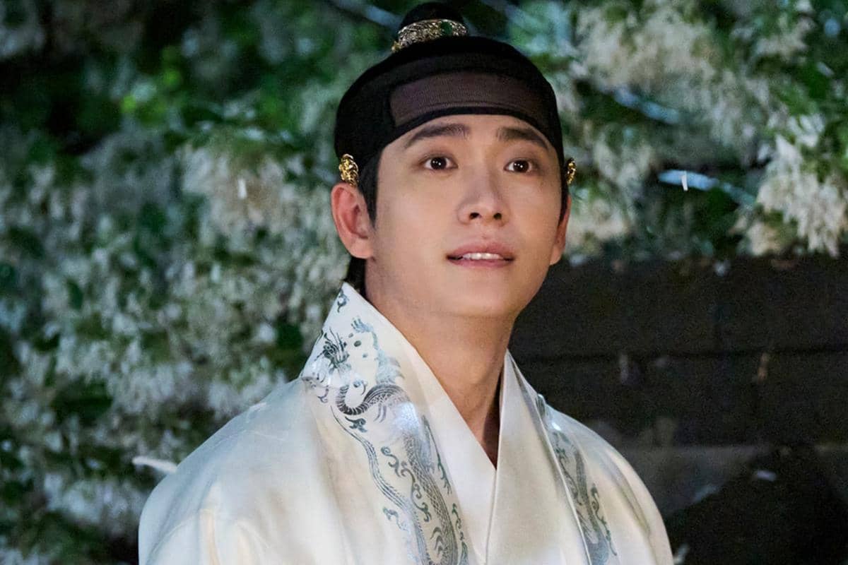 Still cut Moon River