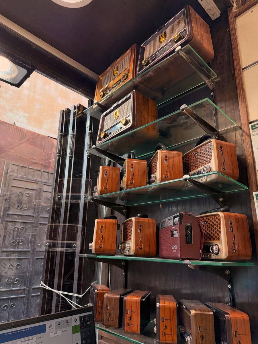 Keluarga Zaskia Sungkar jalan-jalan di Kota Tua Jeddah.