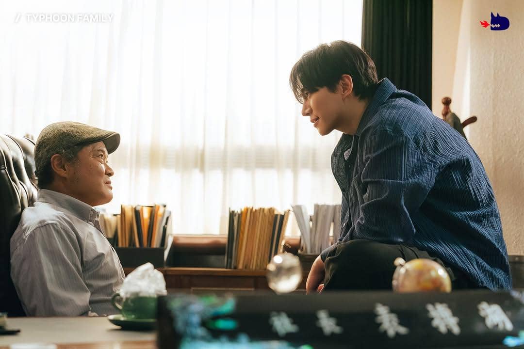 cuplikan drakor Typhoon Family 