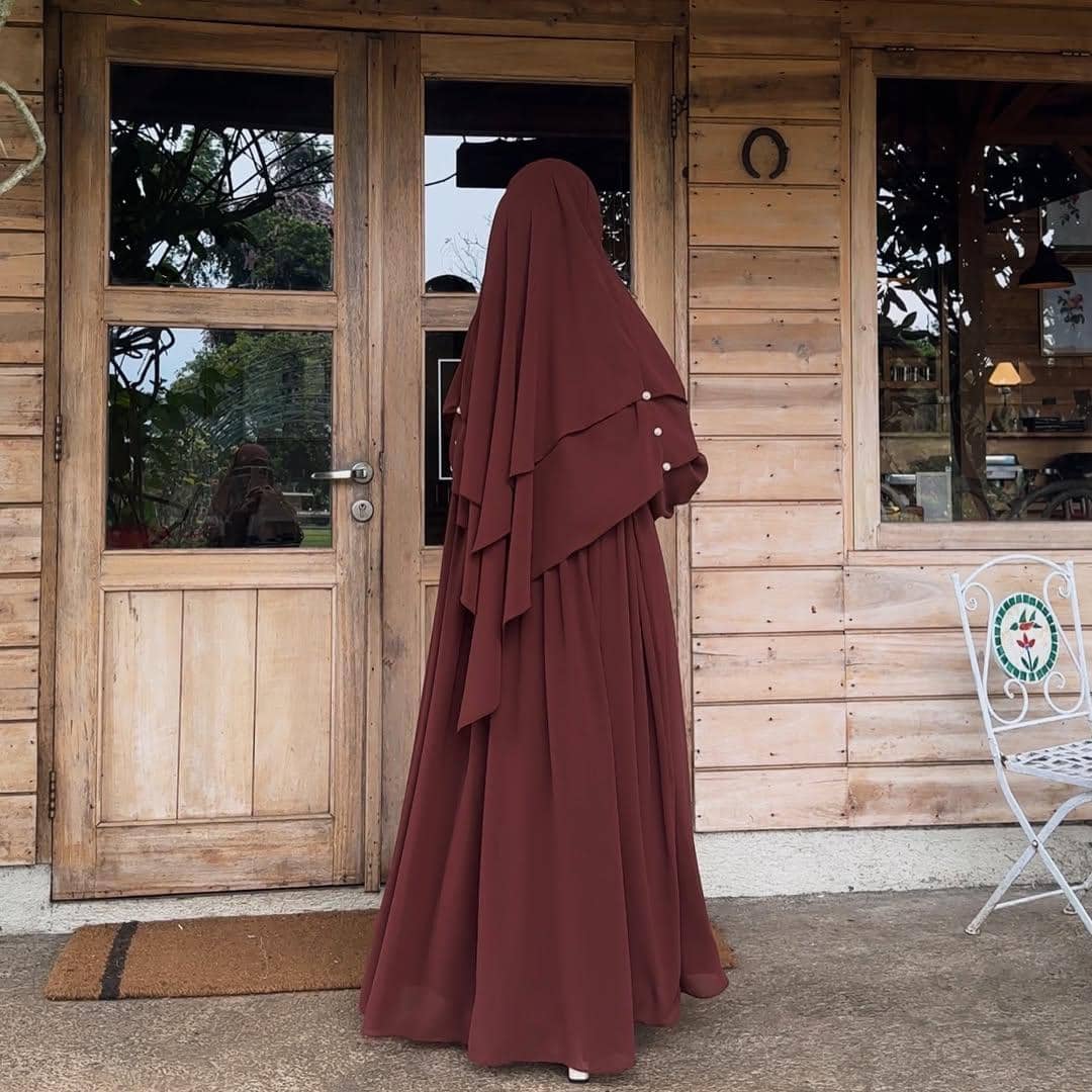 Inspirasi outfit syar'i ala Tinandrose