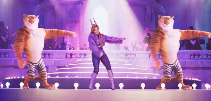 cuplikan video klip lagu “Zoo”