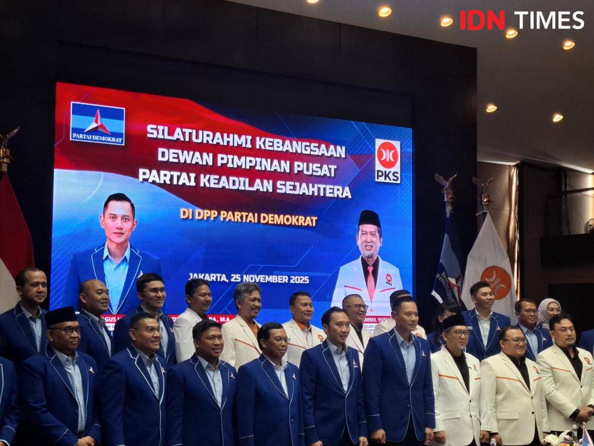 Pertemuan Ketua Umum Partai Demokrat Agus Harimurti Yudhoyono (AHY) dan Presiden PKS Almuzammil Yusuf. (IDN Times/Amir Faisol).