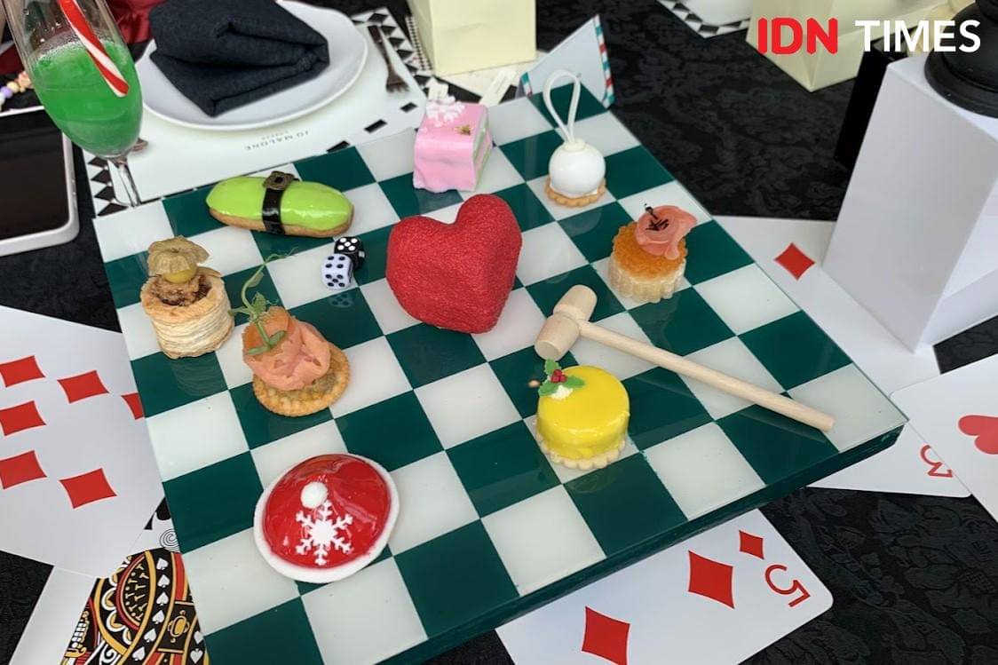 Potret menu kudapan di Afternoon Tea Jo Malone London X Sky Lounge The Westin Surabaya, Senin, 24 November 2025 