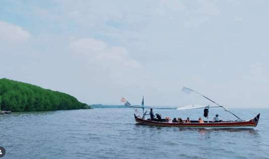 Pantai Penunggul Wisata di Pasuruan