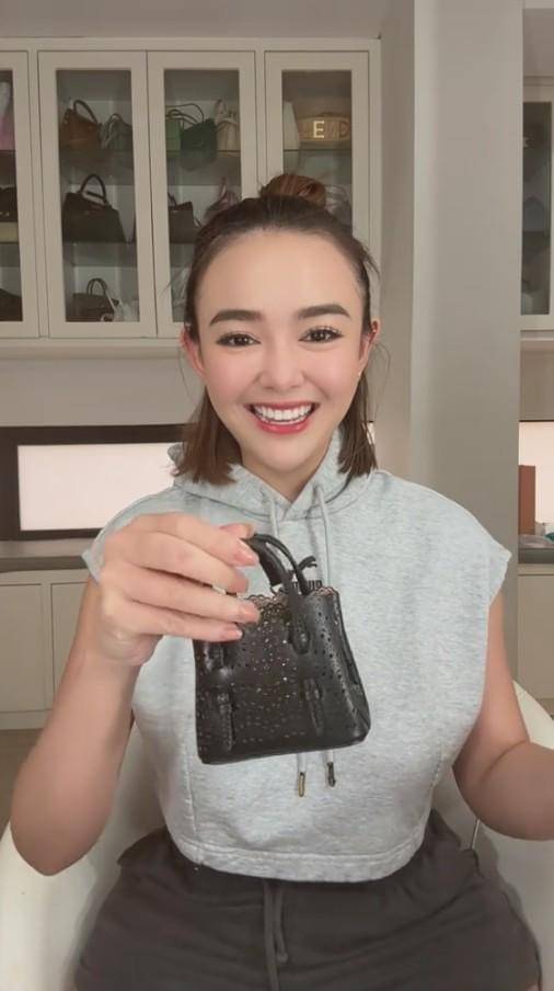Harga Tas Mungil Amanda Manopo (tiktok.com/agml612)