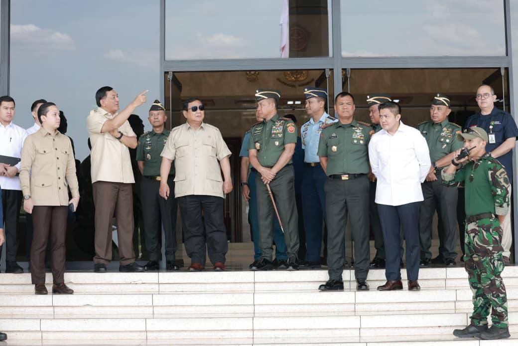 Prabowo Pimpin Evaluasi Nasional Koperasi Merah Putih di Mabes TNI