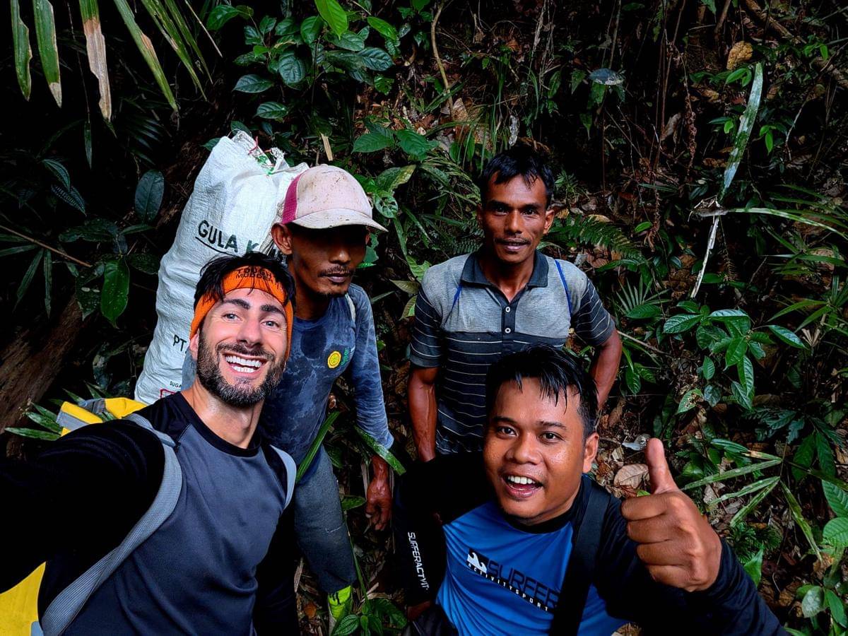 Riset Rafflesia hasseltii. (x.com/thorogoodchris1)