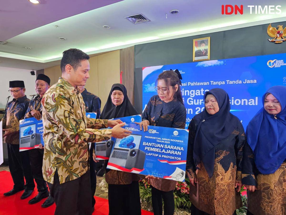 AirNav Indonesia berikan bantuan kepada 13 guru dari 3T