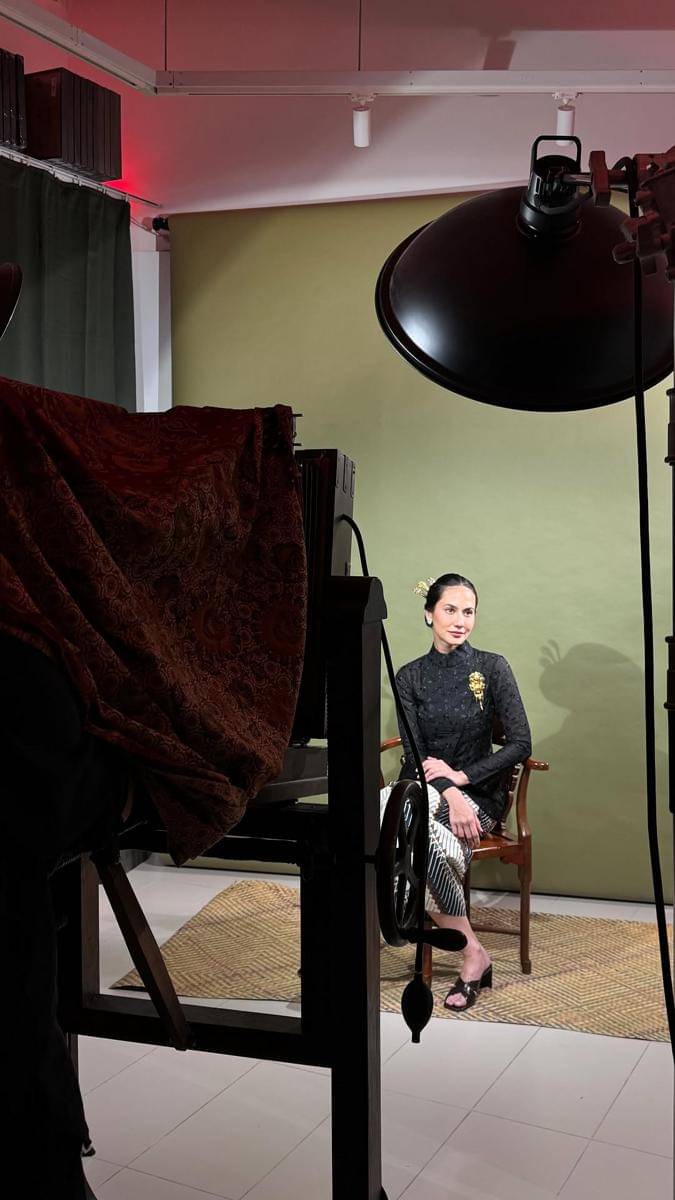 Anniversary Pertama Pevita Pearce dan Suami 