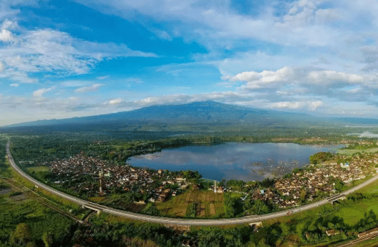 Danau Ranu Grati wisata di Pasuruan