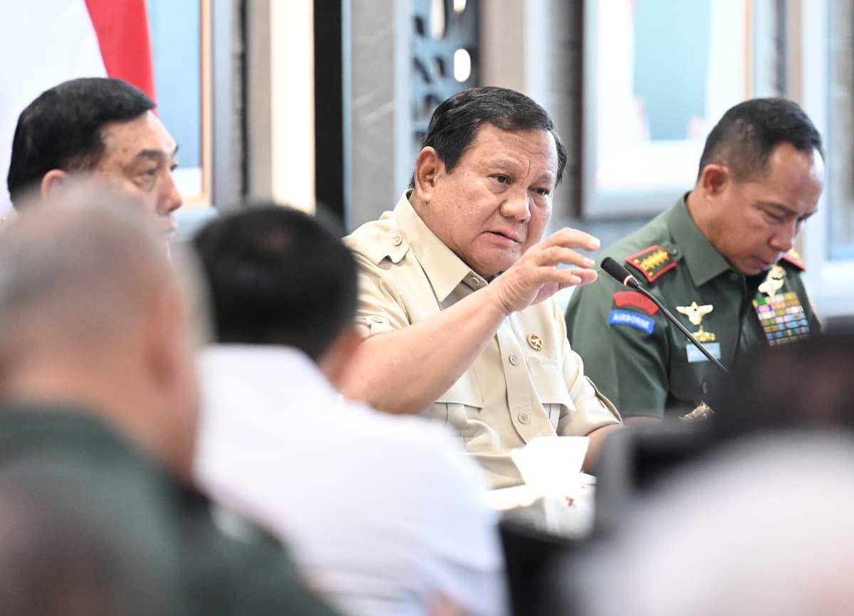 Prabowo Pimpin Evaluasi Nasional Koperasi Merah Putih di Mabes TNI 