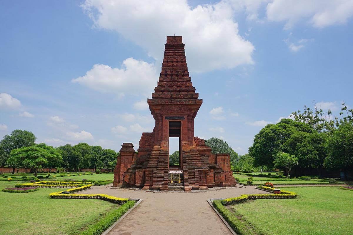 Candi Bajang Ratu