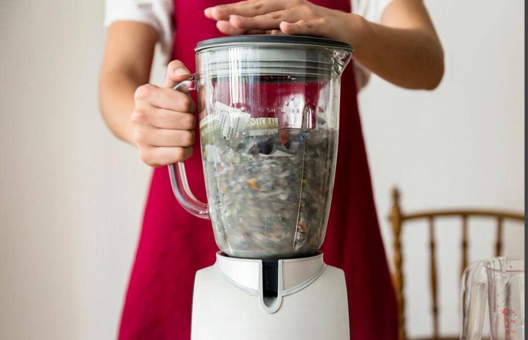 ilustrasi menyalakan blender