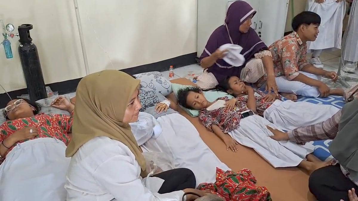 Sebanyak 79 siswa alami gejala mual pusing muntah hingga dehidrasi dirawat pada Puskesmas Gemaramg. IDN Times/Riyanto.
