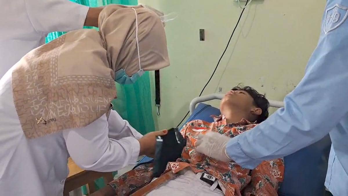 Sebanyak 79 siswa alami gejala mual pusing muntah hingga dehidrasi dirawat pada Puskesmas Gemaramg. IDN Times/Riyanto.