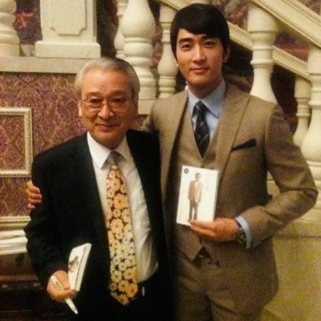 potret Song Seung Heon dan mendiang Lee Soon Jae