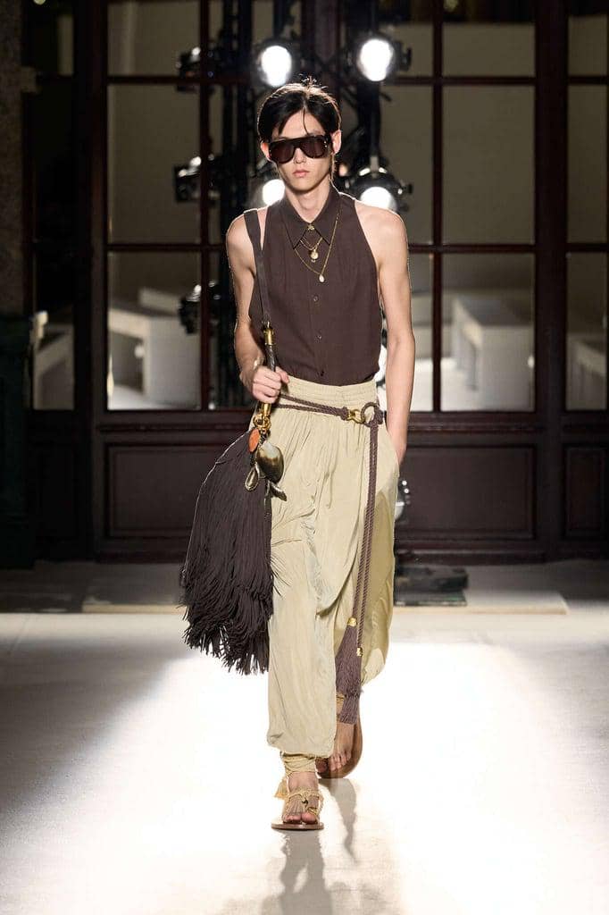 Koleksi BALMAIN S/S 26 di Paris Fashion Week