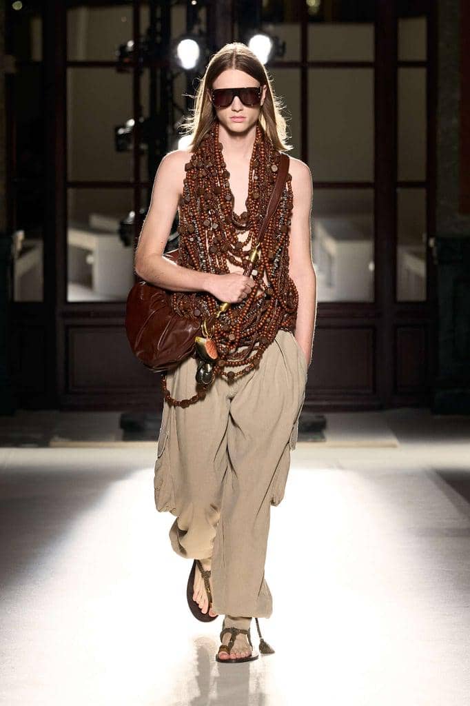 Koleksi BALMAIN S/S 26 di Paris Fashion Week